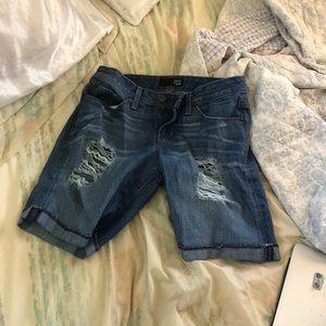 Boyfriend fit shorts